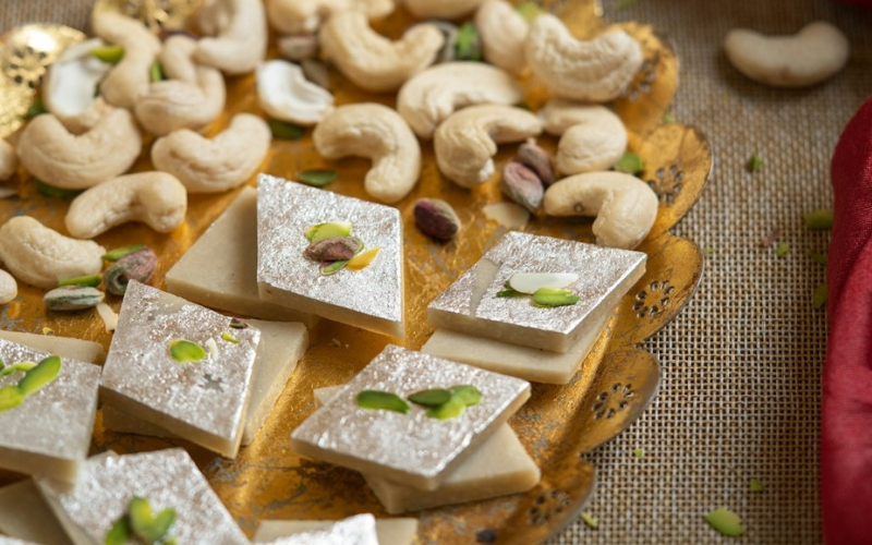 Fancy Strawberry Dry Fruits